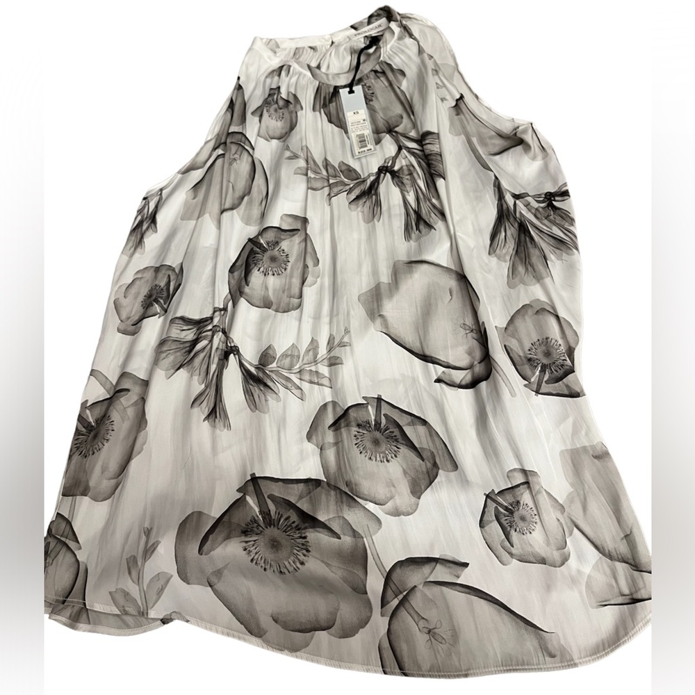 NWT Sleeveless Prologue Black and White Floral Blouse
